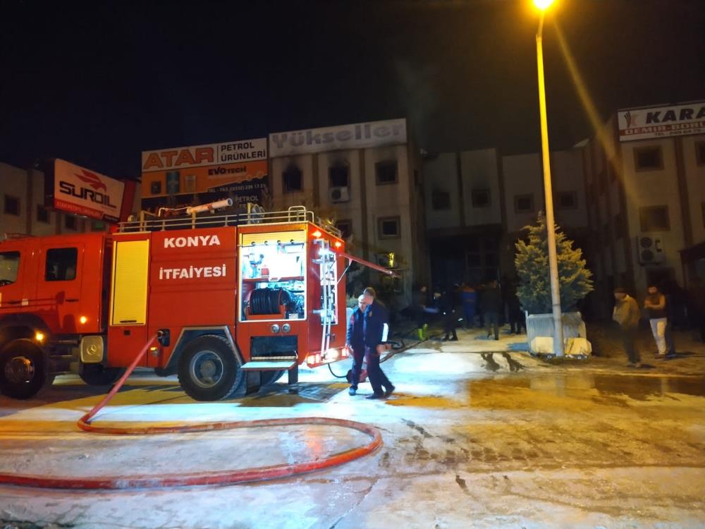 son-dakika-konyada-ayni-is-yerinde-yine-yangin-cikti-002.jpeg