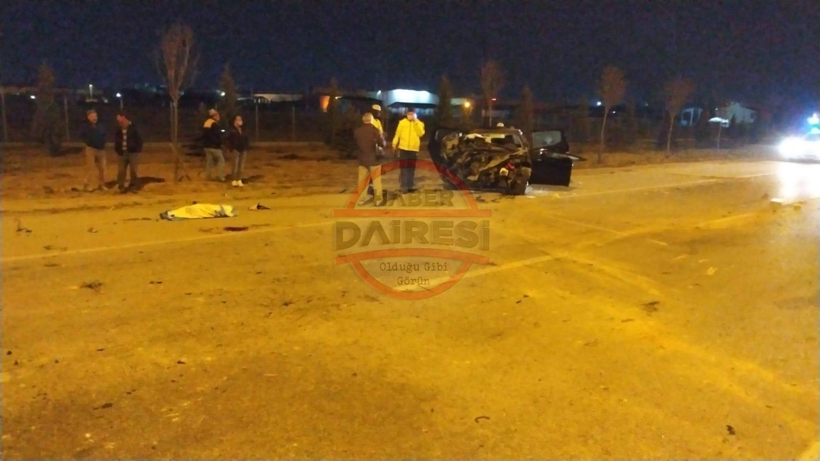 son-dakika-konyada-otomobil-yoldan-cikti-olu-ve-yaralilar-var-001.jpeg
