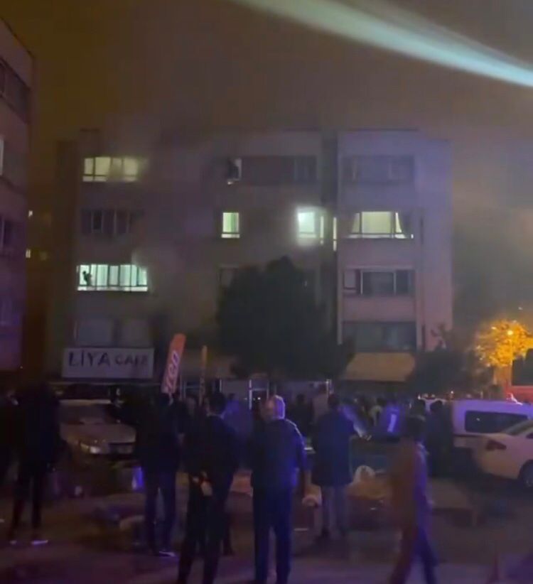 son-dakika-konyada-5-katli-binada-yangin-mahsur-kalanlar-kurtarildi-001.jpeg
