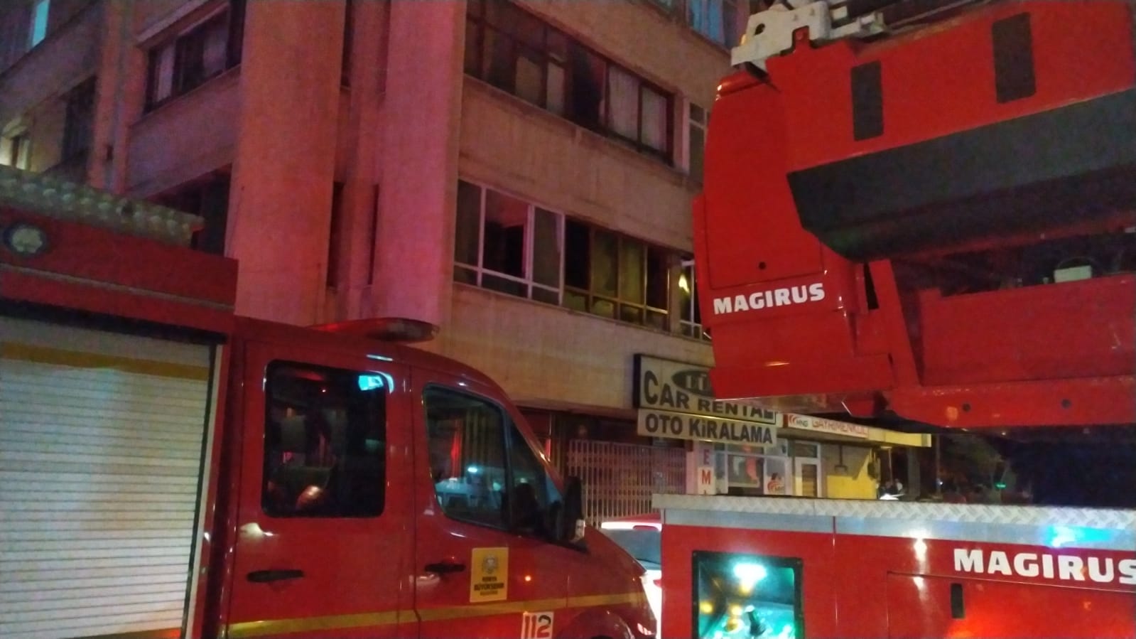 son-dakika-konyada-5-katli-binada-yangin-mahsur-kalanlar-var-001.jpeg
