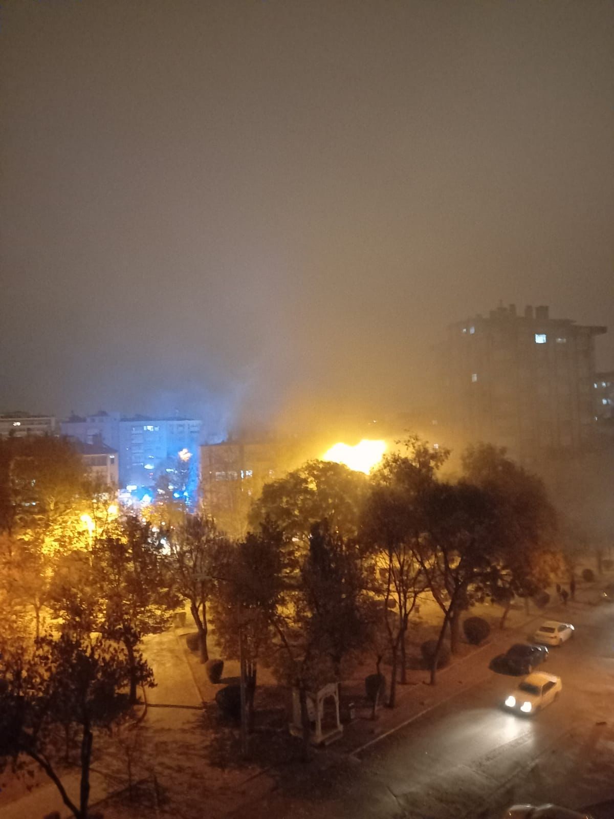 son-dakika-konyada-5-katli-binada-yangin-mahsur-kalanlar-var.jpeg