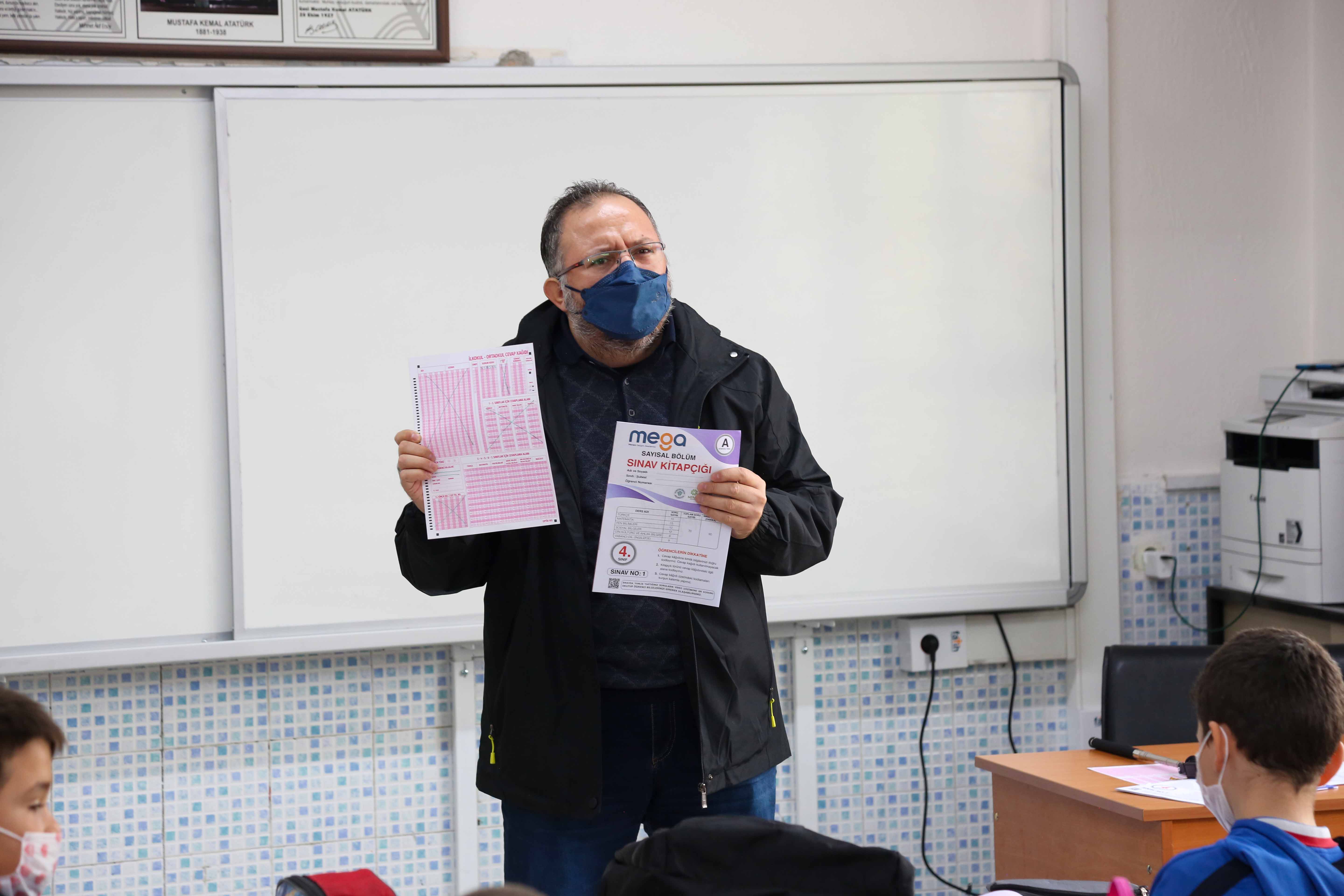 konya-meramda-ogrenciler-mega-sinavlarda-ter-doktu-9.jpg
