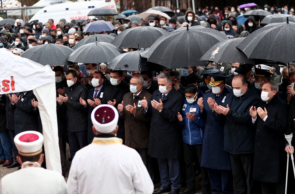 sehit-binbasi-mete-yildirim-dualarla-topraga-verildi-003.jpg