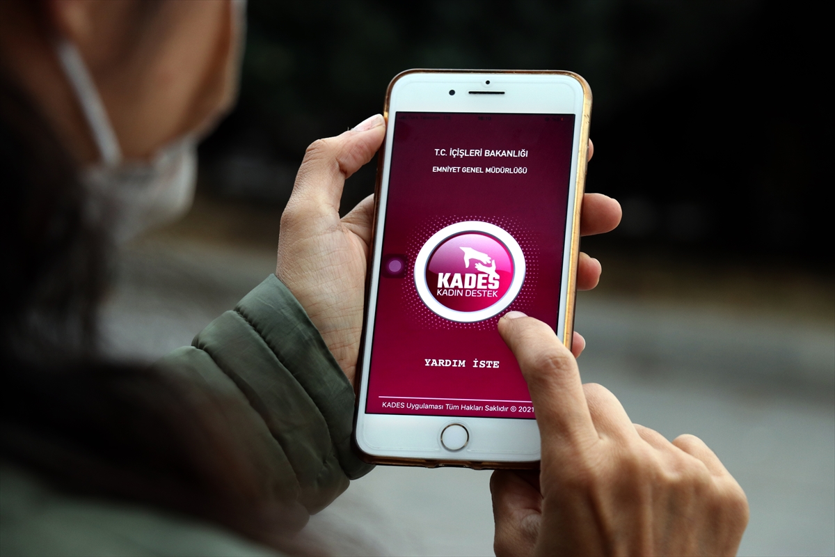 konyada-polisi-kadesle-kadinlarin-imdadina-yetisiyor-5.jpg