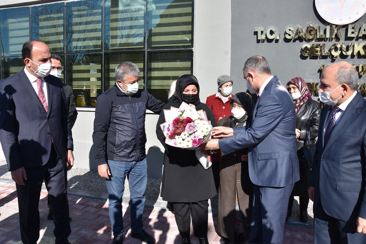 konyada-anlamli-acilis-sehit-ogullarinin-anisina-112-istasyonu-yaptirdilar-002.jpg