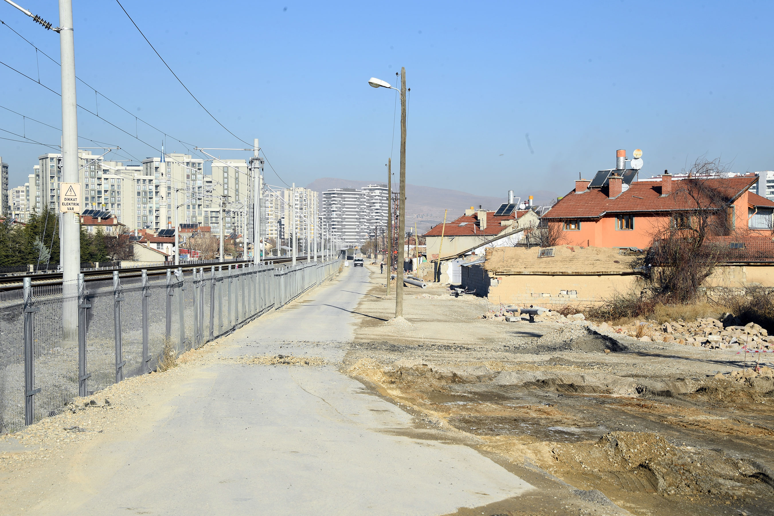 konya-buyuksehir-bir-bolgede-daha-trafigi-rahatlatmak-icin-calisma-baslatti-001.jpg