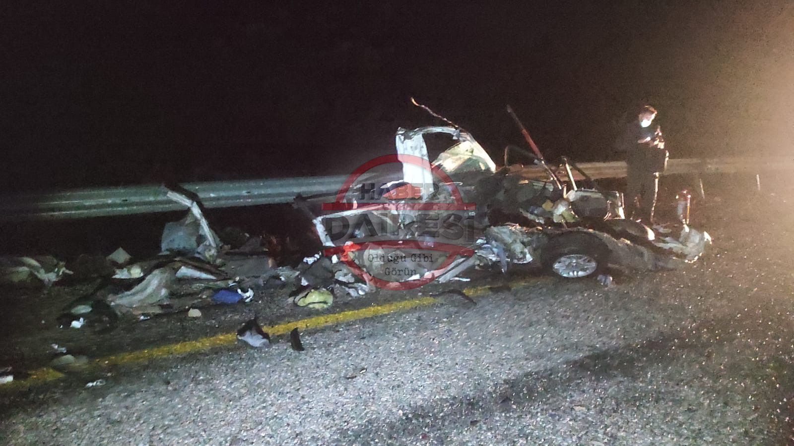 konyada-tirin-carptigi-otomobil-bu-hale-geldi-surucu-hayatini-kaybetti-001.jpeg