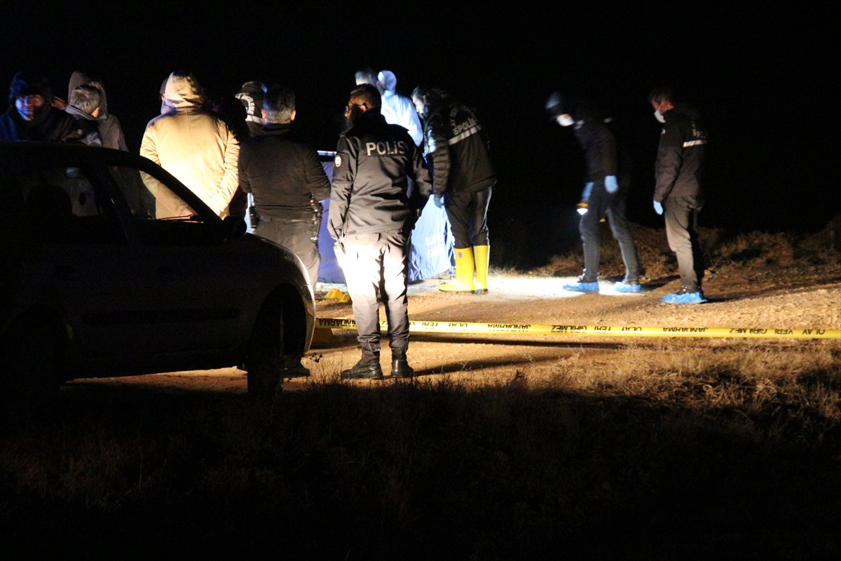 konyada-silahla-oldurulmus-bir-kisinin-cesedi-bulundu.jpg