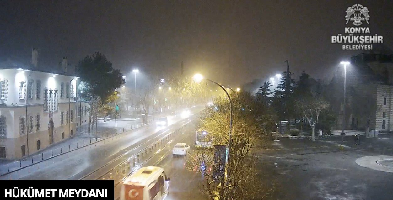konyada-beklenen-kar-yagisi-basladi-iste-sehirde-son-durum-007.png