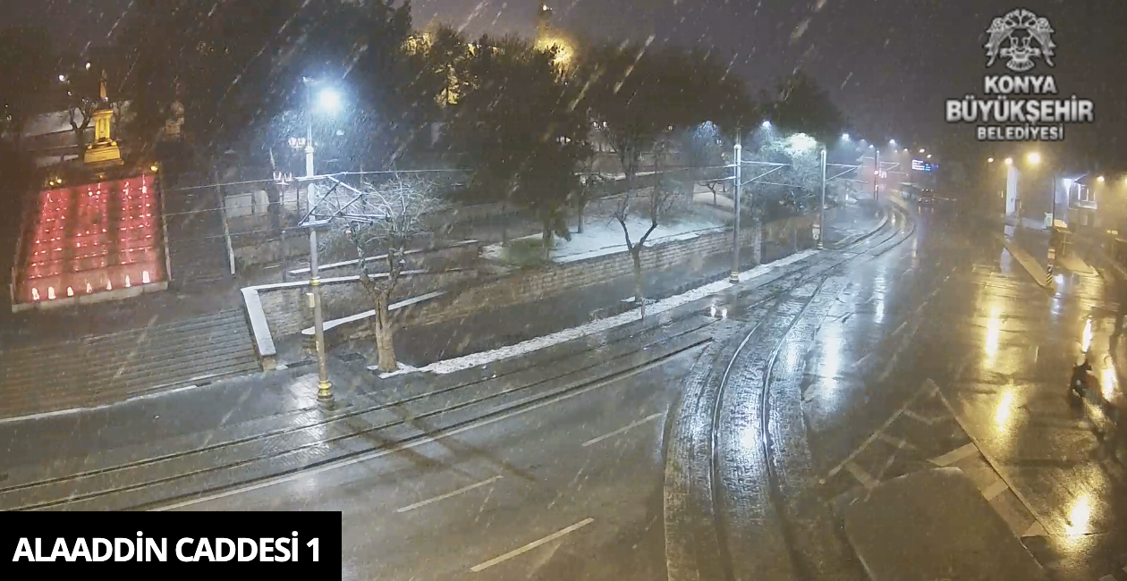 konyada-beklenen-kar-yagisi-basladi-iste-sehirde-son-durum-008.png