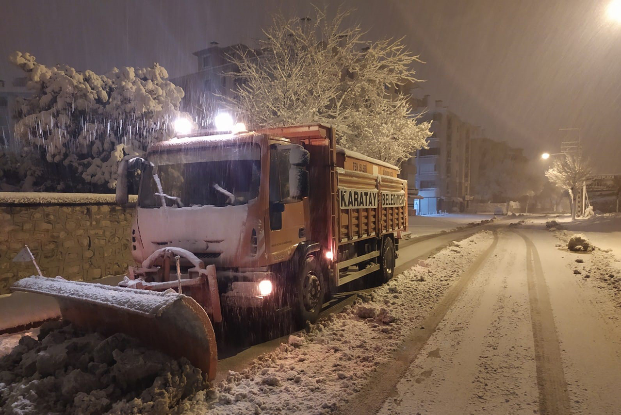 karatayda-karla-mucadele-calismalari-1.jpg