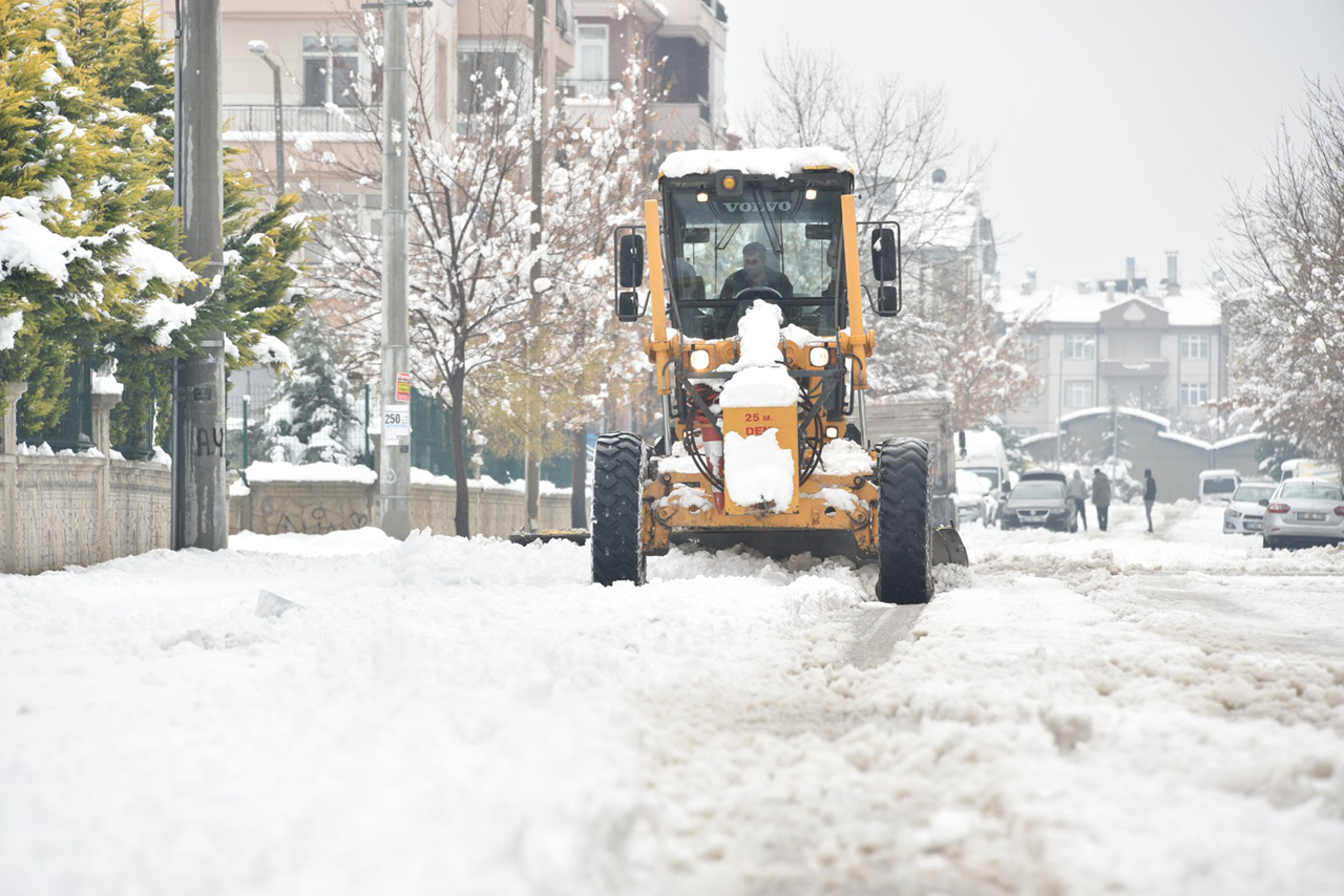 karatayda-karla-mucadele-calismalari-2.jpg