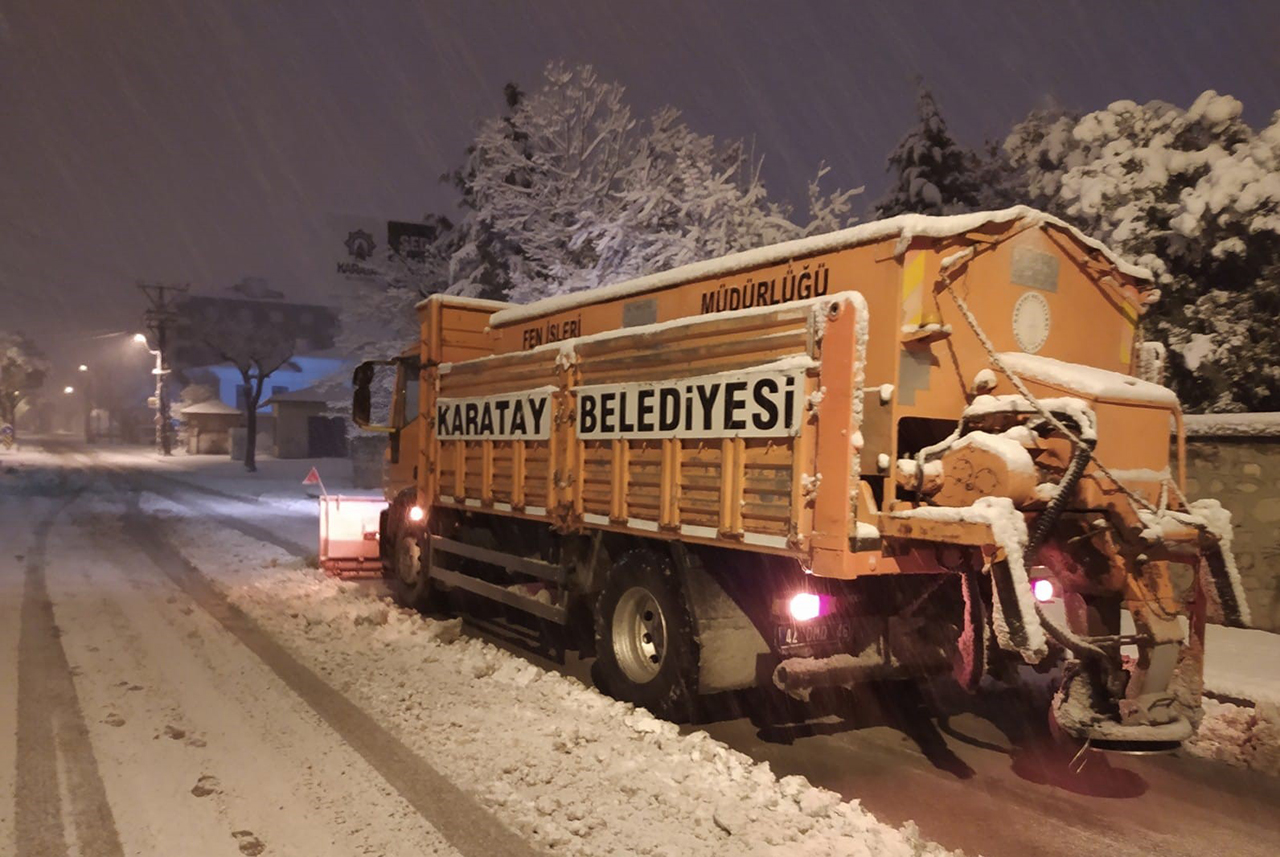 karatayda-karla-mucadele-calismalari-5.jpg