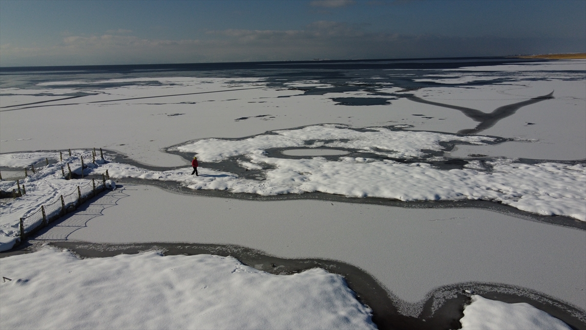beysehir-golu-kiyilari-kismen-buz-tuttu-kartpostallik-goruntuler-olustu-5.jpg