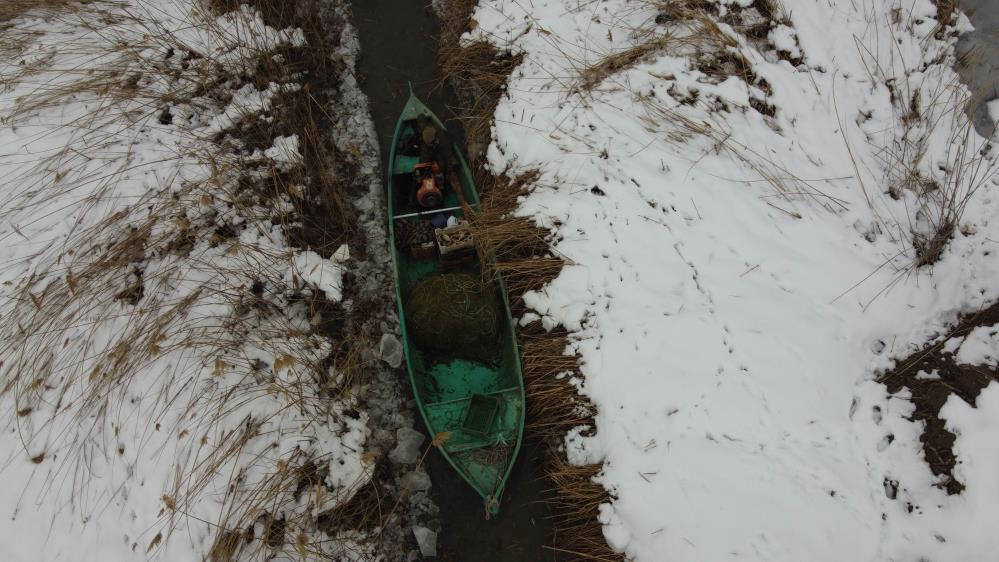 konyada-balikcilarin-donan-beysehir-golunde-zorlu-ekmek-mucadelesi-007.jpg