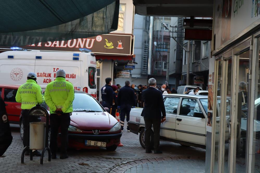 miras-kavgasinda-2-kisi-cadde-ortasinda-olduruldu-001.jpg