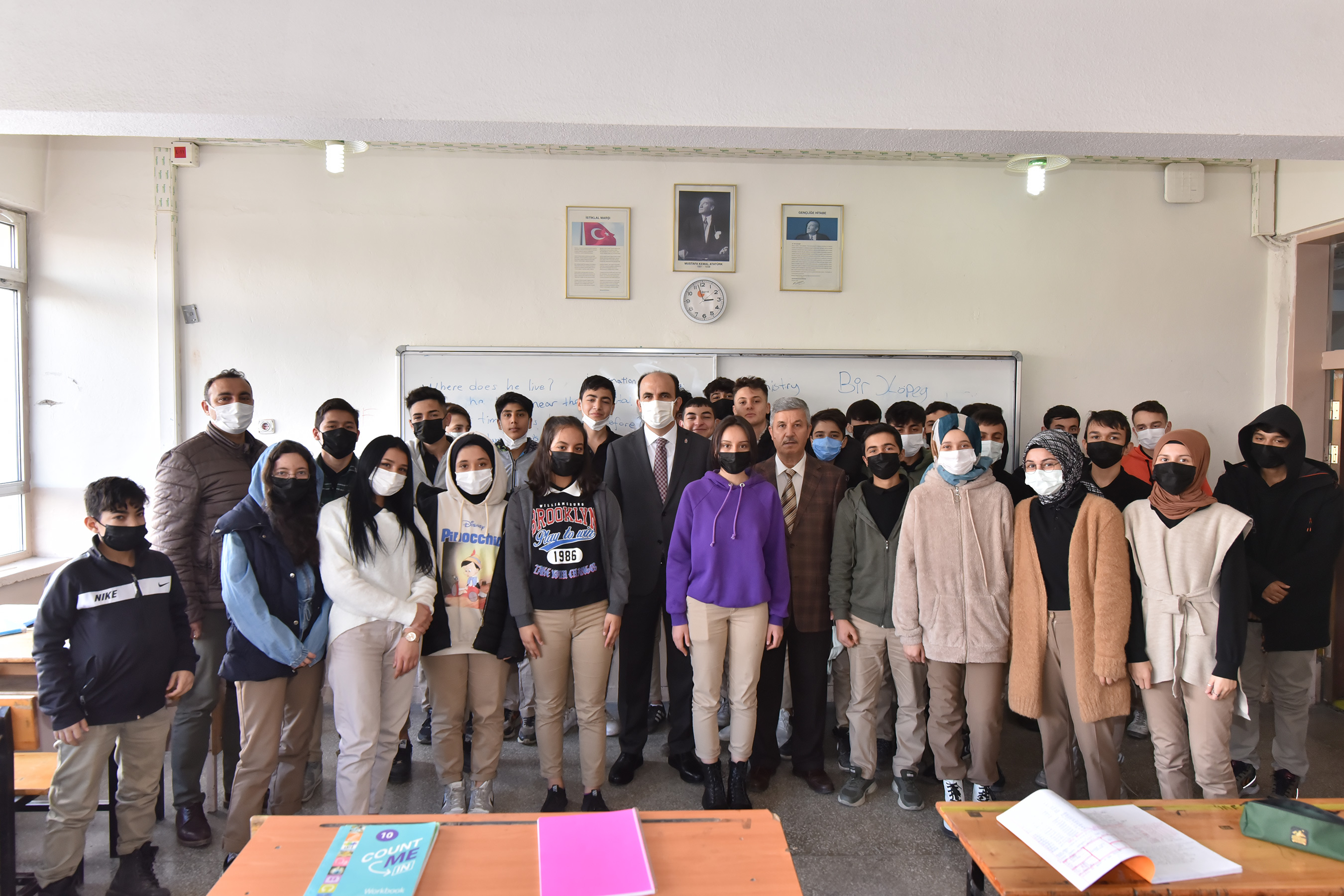 baskan-altay-konyada-lise-ogrencileriyle-bulustu-5.jpg
