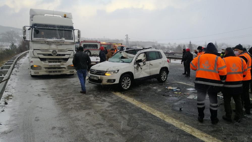 kayganlasan-yolda-12-otomobil-birbirine-girdi-1.jpg