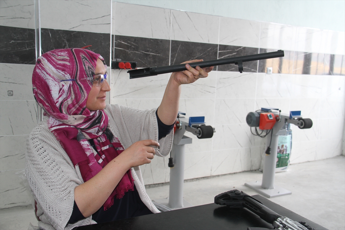 konyada-uretilen-tufekler-kadin-eli-degmeden-abdye-gonderilmiyor-4.jpg