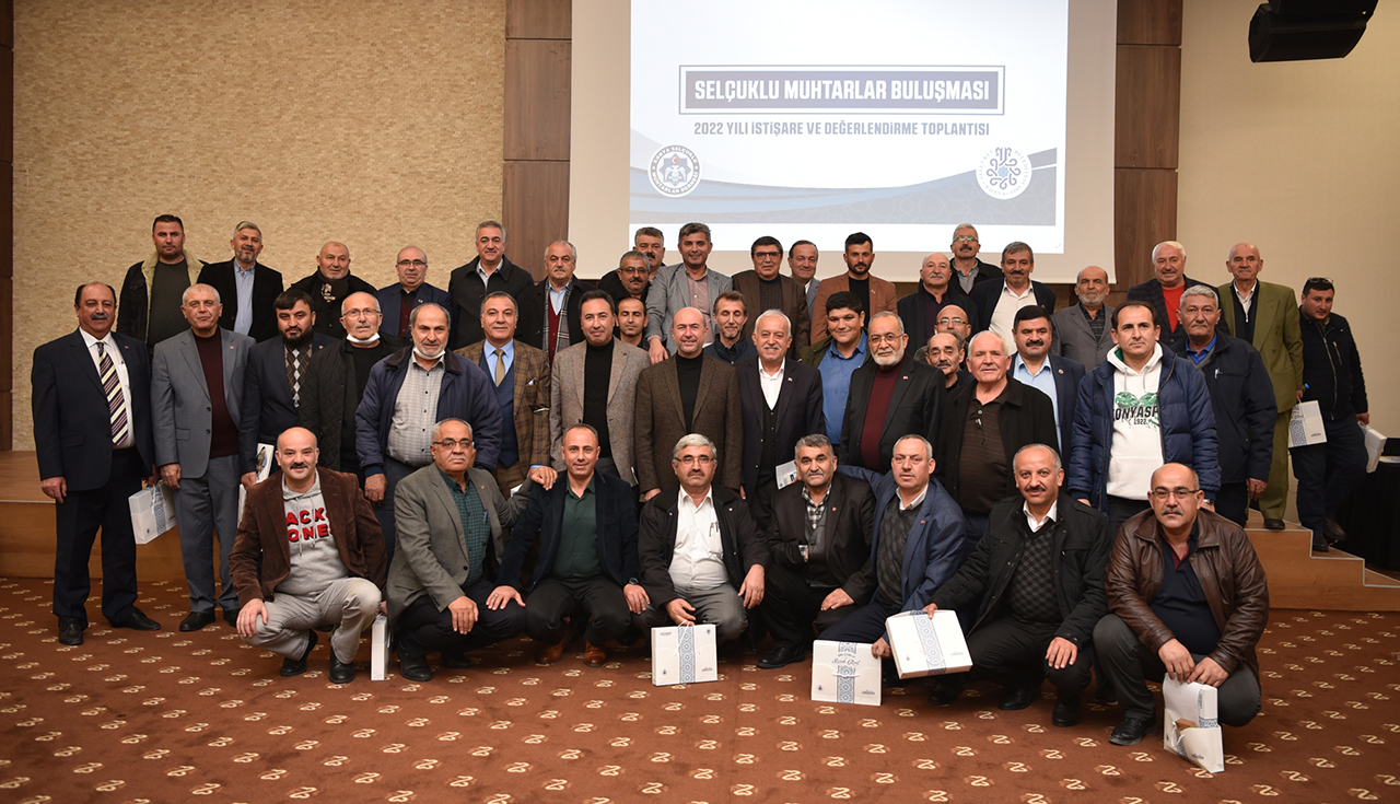 selcuklunun-muhtarlari-kampa-girdi-1.jpg
