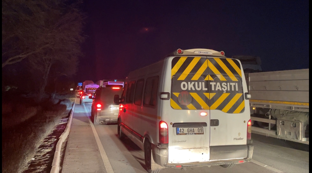 konya-ankara-yolu-trafige-kismen-acildi.jpg