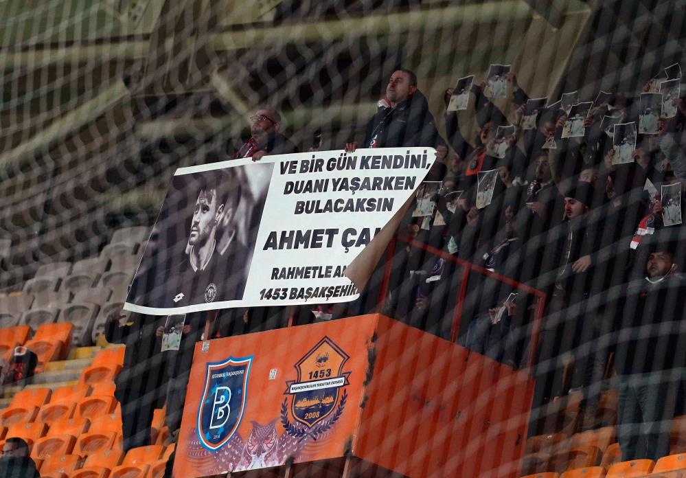 ahmet-calik-basaksehir-goztepe-macinda-anildi.jpg