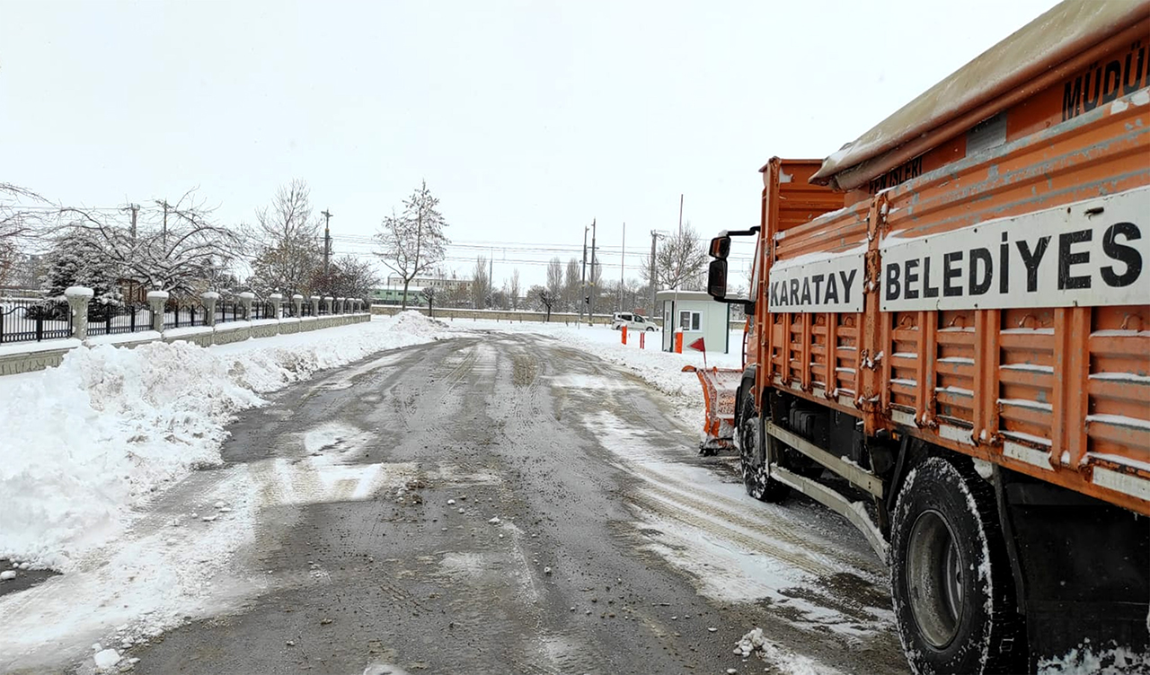 karatayda-24-saat-kar-mesaisi-1.jpg