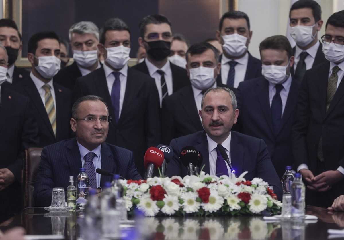 adelet-bakani-bekir-bozdag-gorevine-basladi-5.jpg