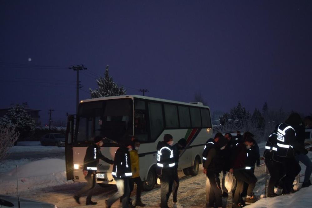 konyada-ozel-harekat-destekli-operasyonda-yakalananlar-icin-ilk-karar-1.jpg