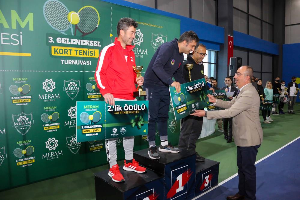 meram-3-kort-tenis-kis-turnuvasinda-sampiyonlar-belli-oldu-3.jpg