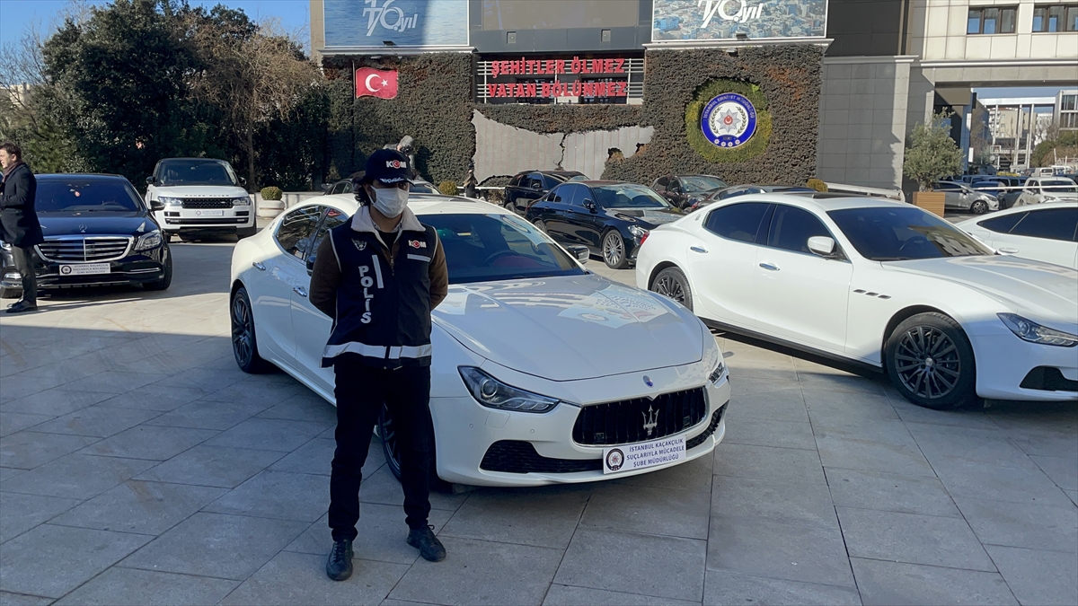 istanbul-merkezli-luks-otomobil-kacakciligi-operasyonunda-8-supheli-yakalandi-5.jpg