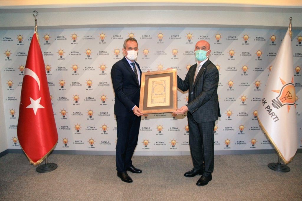 bakan-mahmut-ozer-ak-parti-konya-il-baskanliginda.jpg