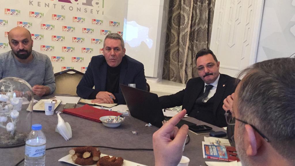 haber-dairesi-baskani-tatlisu-yeni-nesil-medya-zirvesini-degerlendirdi.jpeg