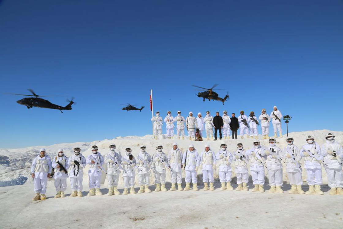 tuncelide-eren-kis-23-sehit-jandarma-astsubay-ustcavus-celil-mutlu-operasyonu-baslatildi-2.jpg