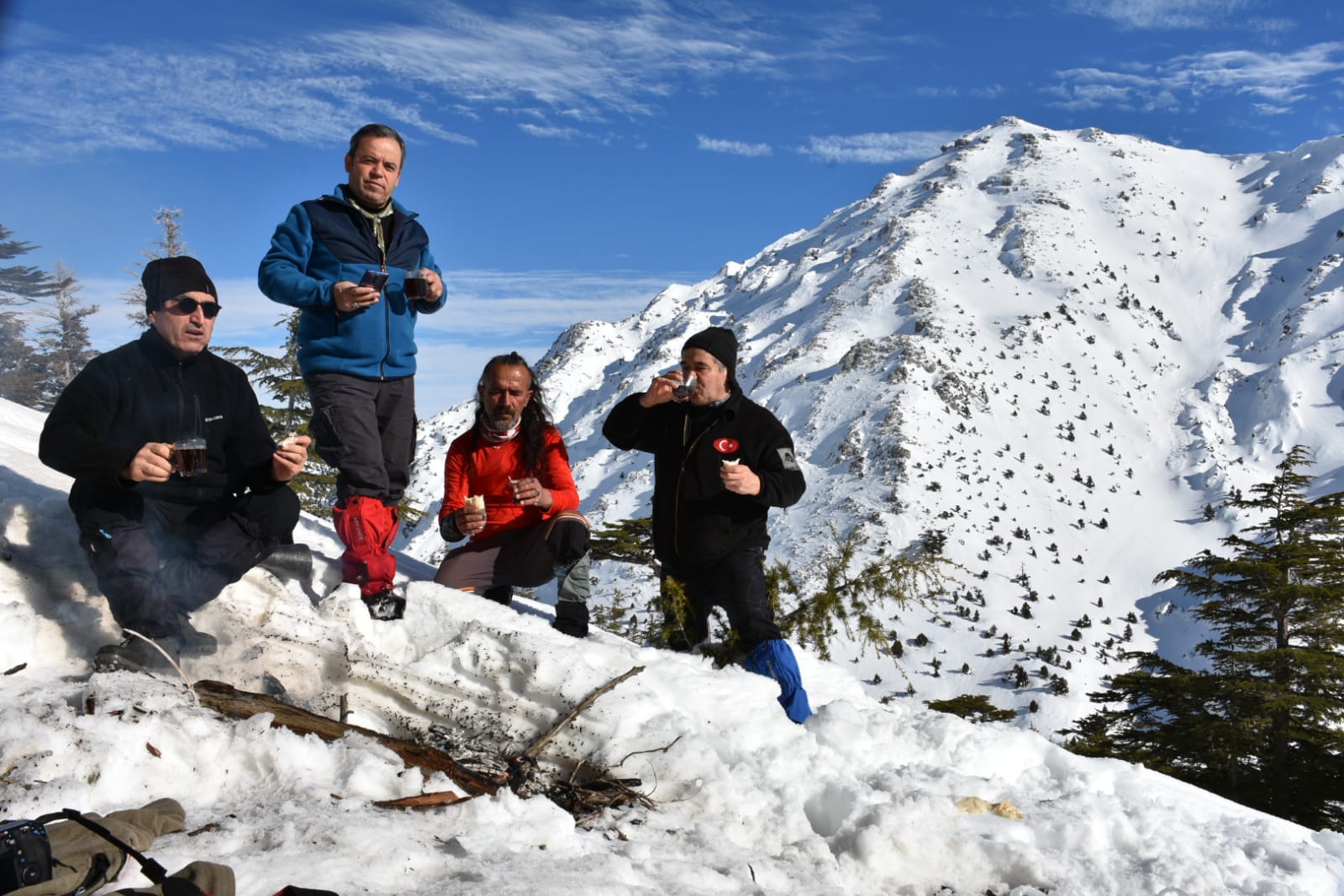 konyali-dagcilar-kista-gecit-vermeyen-alacabelin-zirvesinde-004.jpeg