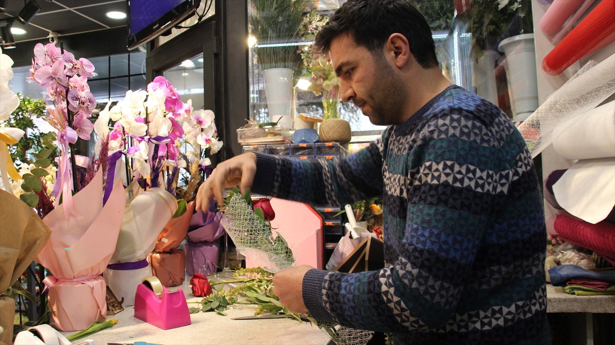 konyadaki-cicekcilerde-sevgililer-gunu-yogunlugu-002.jpg