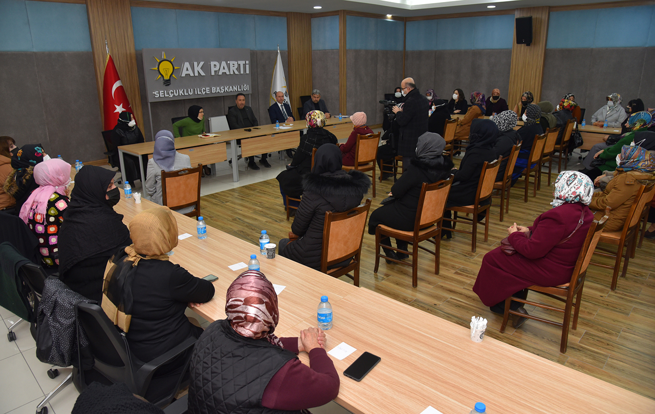 ak-parti-selcuklu-kadinlari-secim-stratejisini-belirledi-2.jpg