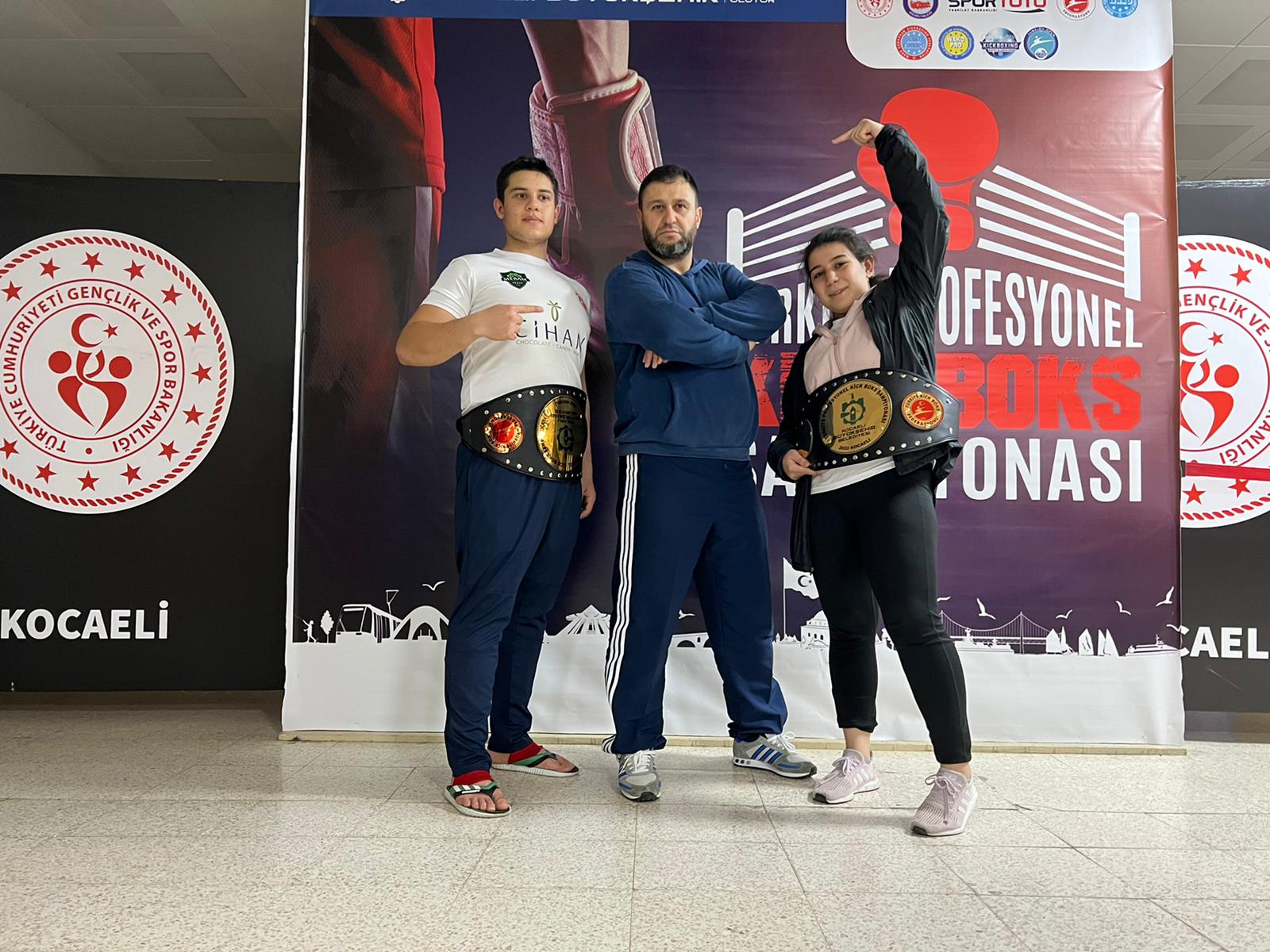 meram-belediyesporlu-kick-boksculardan-iki-altin-kemer.jpeg