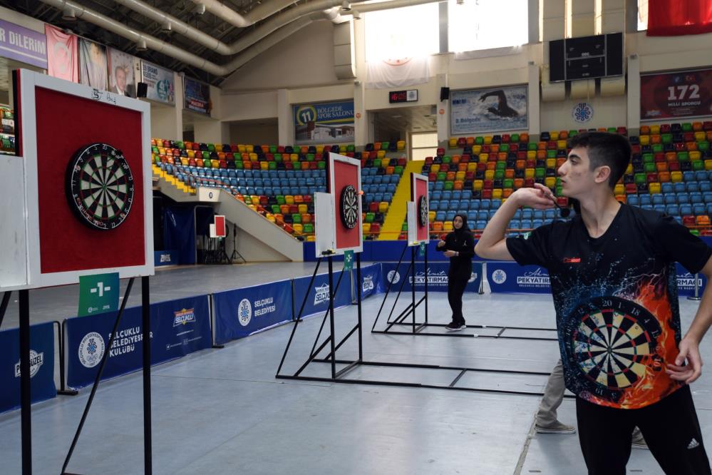 selcuklu-belediyesi-dart-turnuvasinda-oduller-sahiplerini-buldu-002.jpg