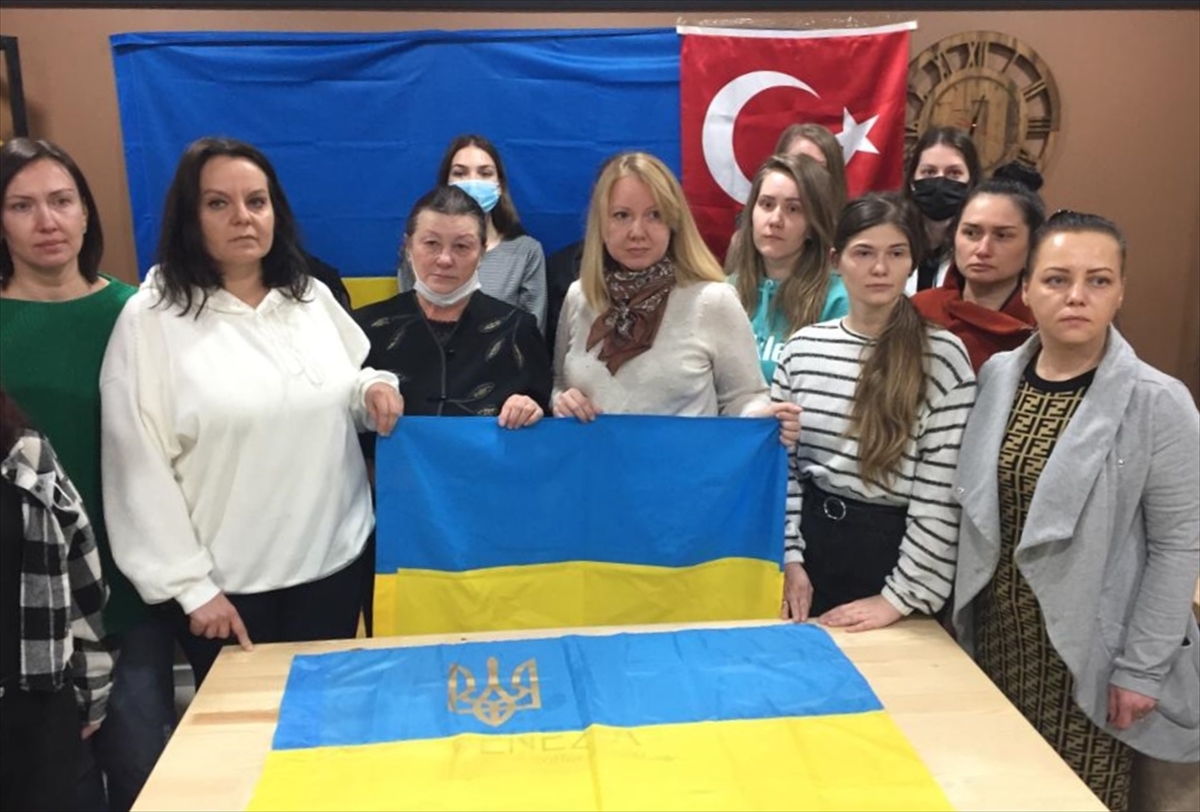 konyadaki-ukraynali-kadinlardan-rusyanin-saldirisina-tepki.jpg
