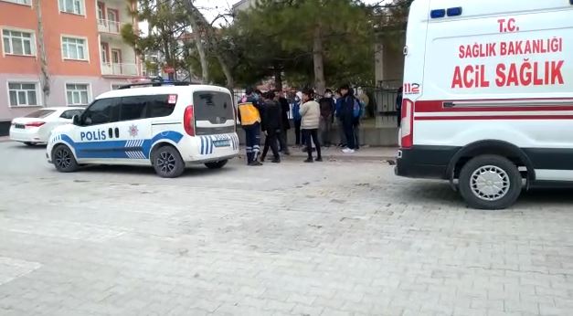 konyada-okul-onunde-bicakli-kavga-2-ogrenci-yaralandi-001.jpg