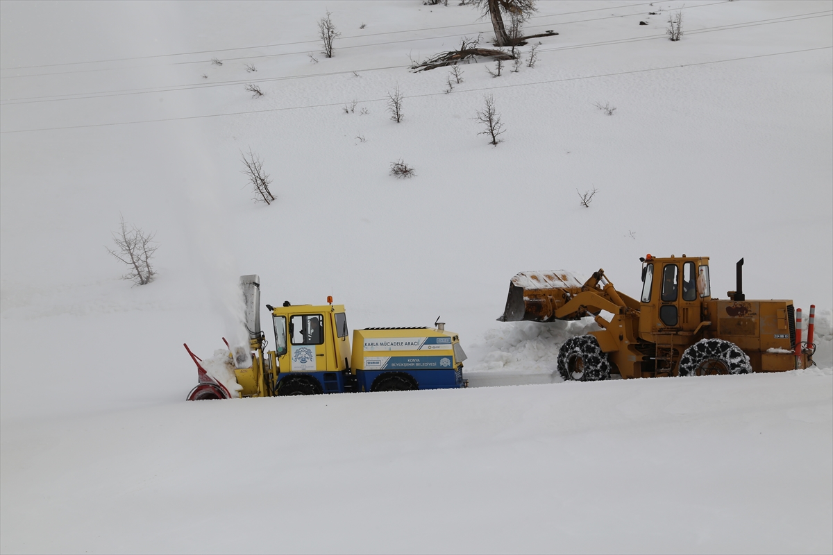 konyanin-kiraz-uretim-merkezi-ilcesinde-karla-mucadele.jpg