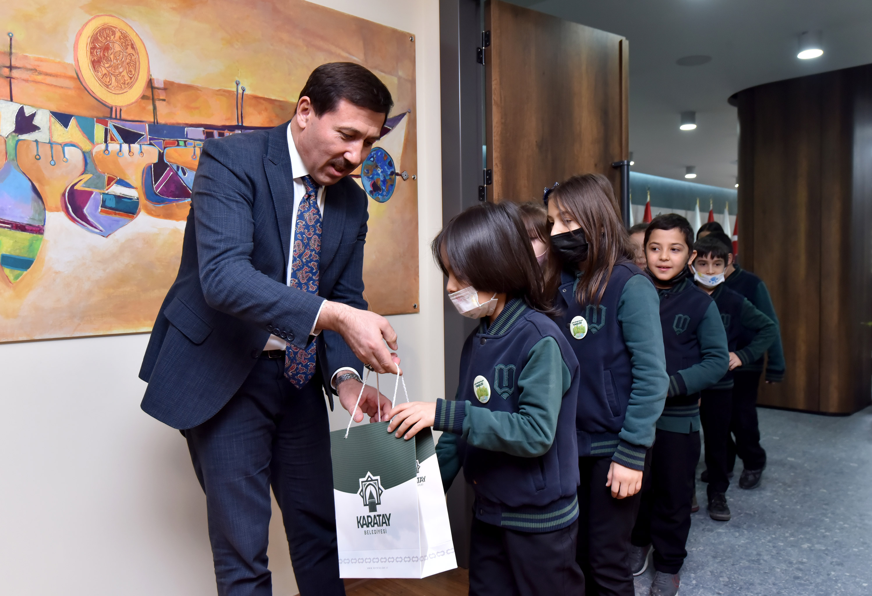 karatay-belediyesi-baskani-kilca-ilkokul-ogrencileriyle-bulustu-002.jpg