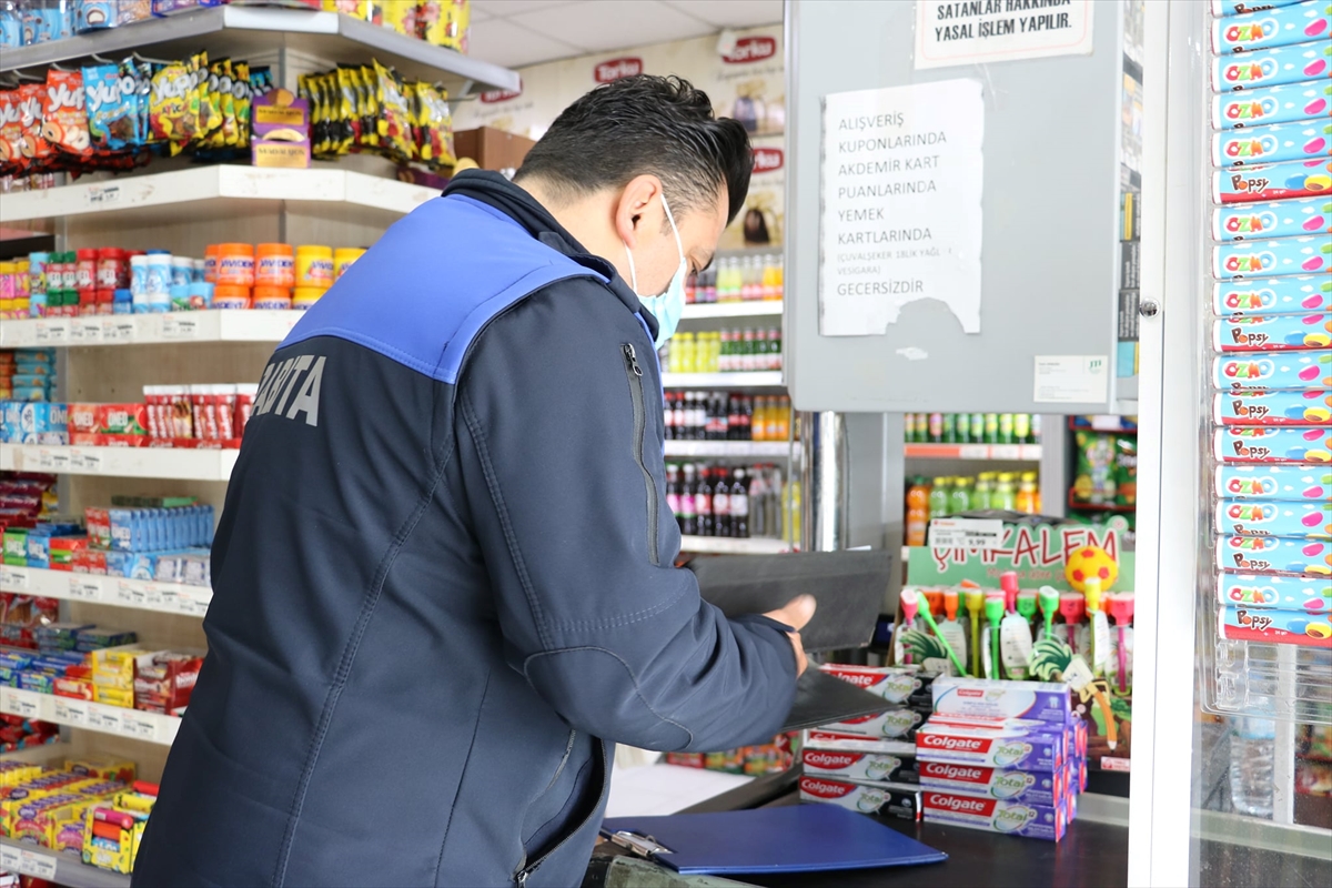 konyanin-bir-ilcesinde-daha-stokcu-marketlere-ceza-yagdi-001.jpg