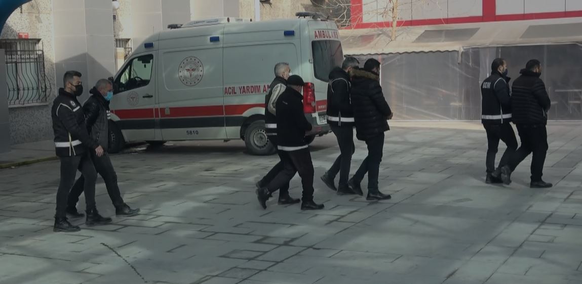 son-dakika-konyada-12-adrese-tefeci-operasyonu-5-kisi-tutuklandi.jpg
