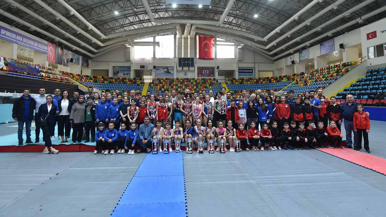 trampolin-cimnastik-federasyon-kupasinaa-karatay-damgasi-1.jpg