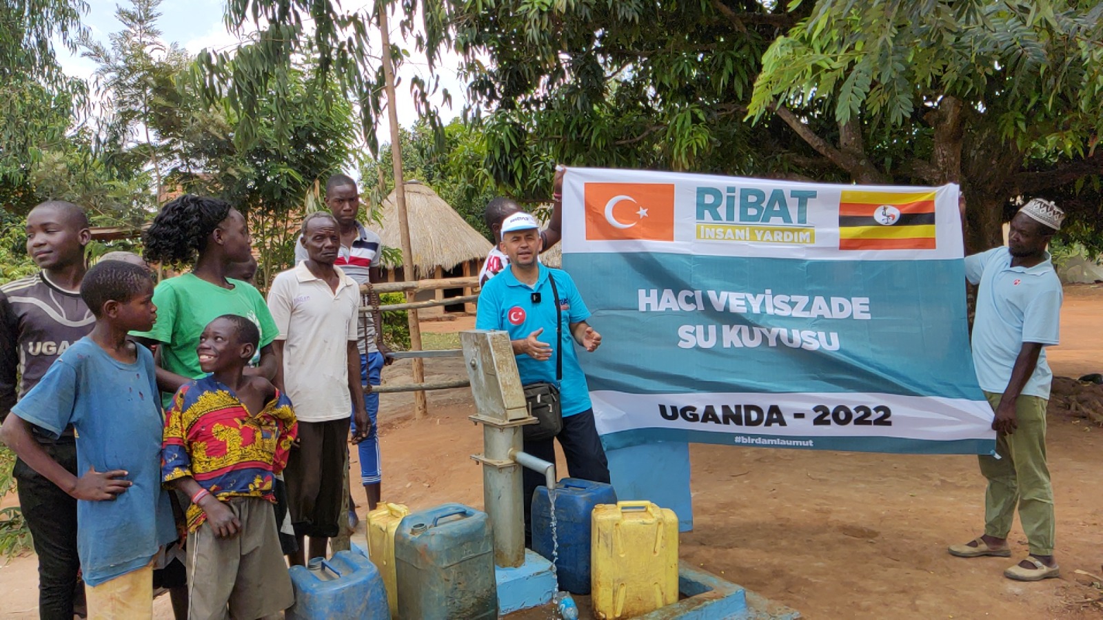ribat-egitim-vakfi-ugandada-su-kuyusu-acti-001.jpeg