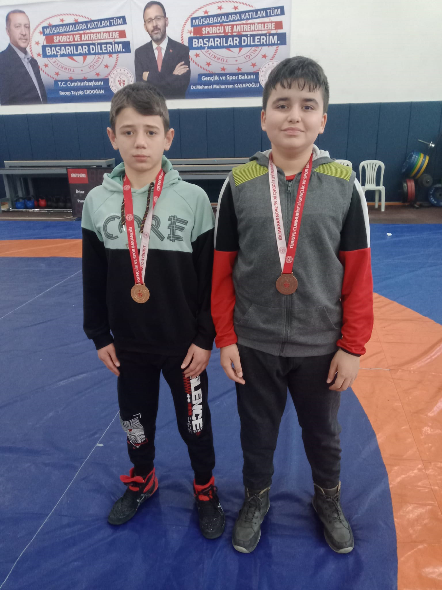 buyuksehir-belediyesporlu-kucuk-pehlivanlardan-iki-madalya-001.jpg