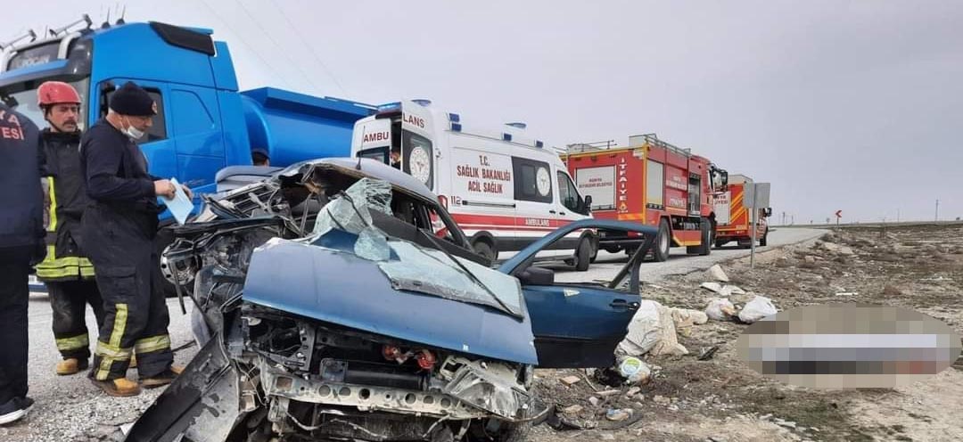 son-dakika-konyada-tir-otomobille-carpisti-2-olu-2-yarali-var.jpeg