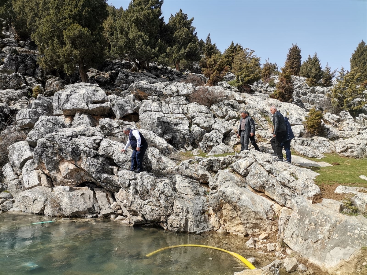halil-etyemez-sugla-ve-cevresindeki-su-kaynaklarini-inceledi.jpg